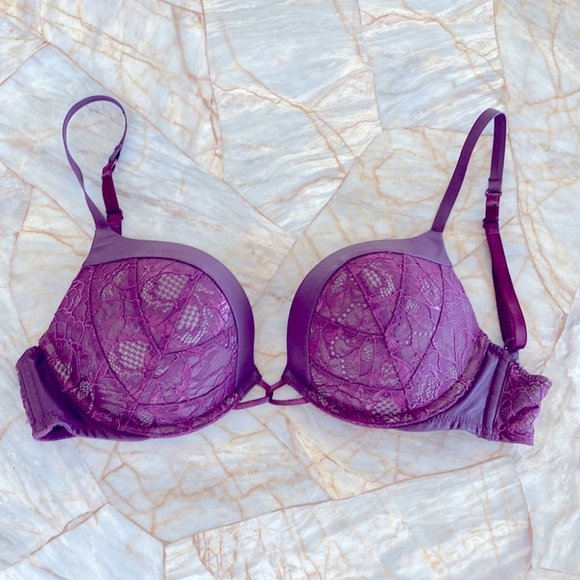 2 Pc Bombshell Set: 32C Bra and Small Panty Faux Leather Purple Red Lace RARE - Picture 2 of 14